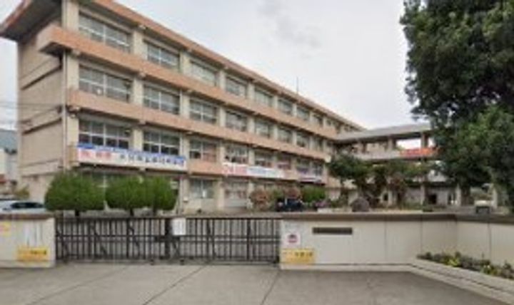 ブリック スクウェアの周辺