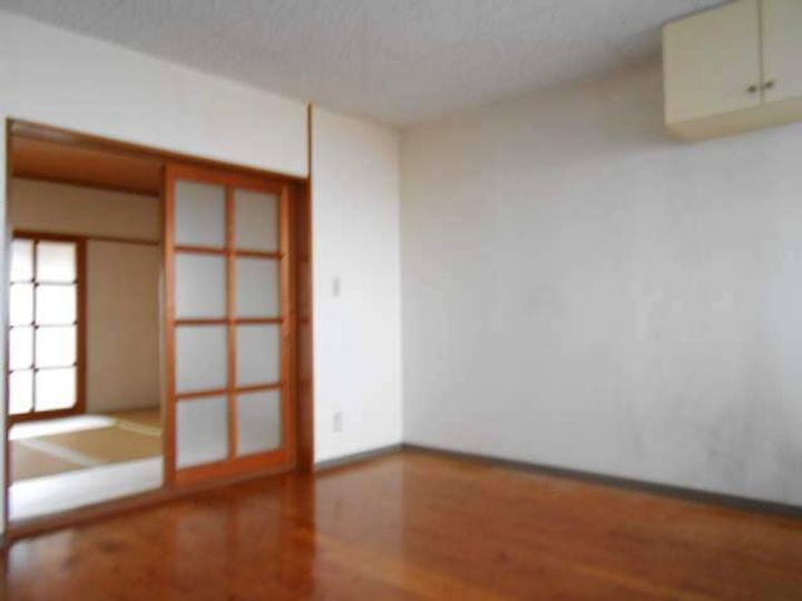 ひまわりマンション101の居間