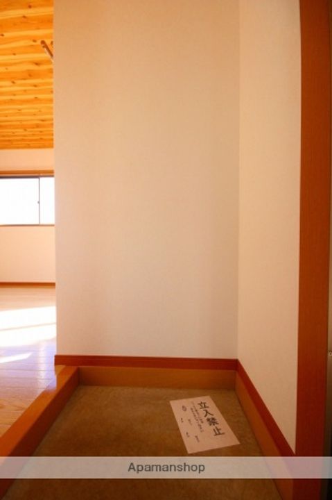 ラパン郡元の玄関