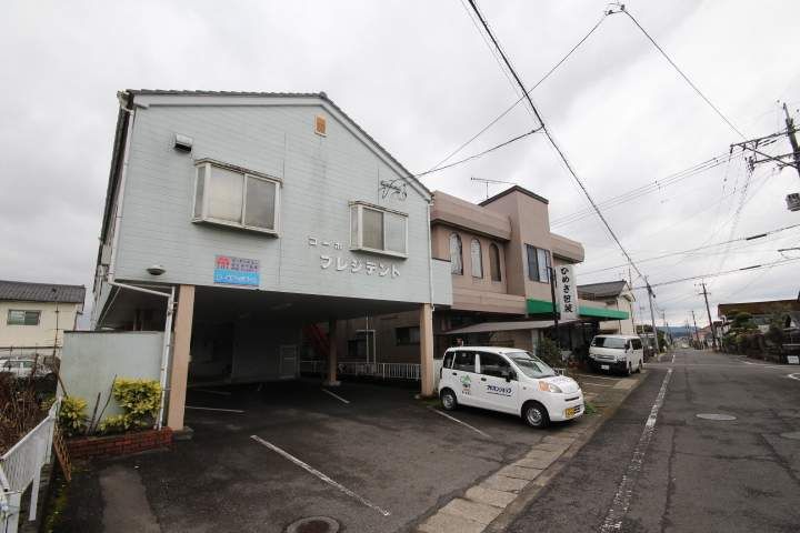 コーポプレジデントの外観