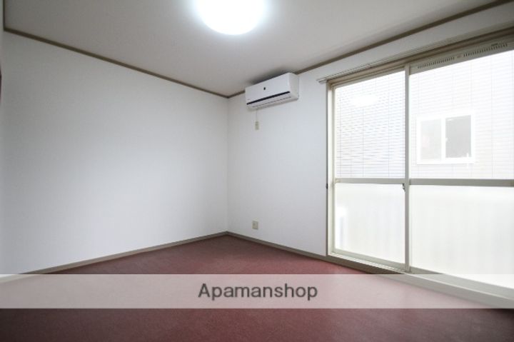 クレストコート A棟108の居間