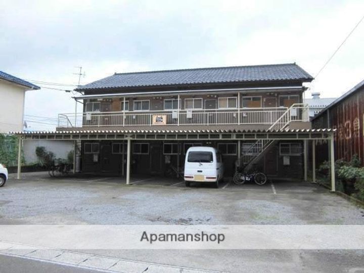 栄ハイツ105の外観