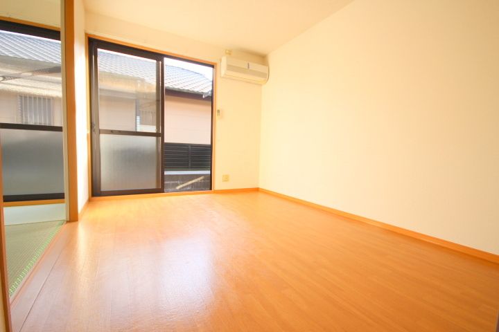 ジェネス カミムラの居間