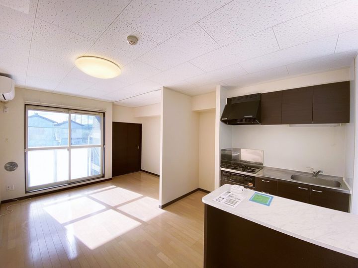 レオネクスト都原の居間