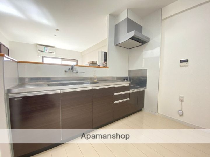 T’S(ティーズ)のキッチン