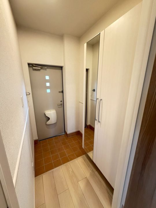 リバー サイド 西町の玄関
