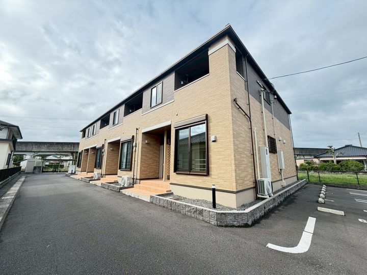 リバー サイド 西町の外観