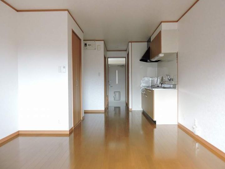 宮崎県えびの市大字上江の賃貸アパートの居間