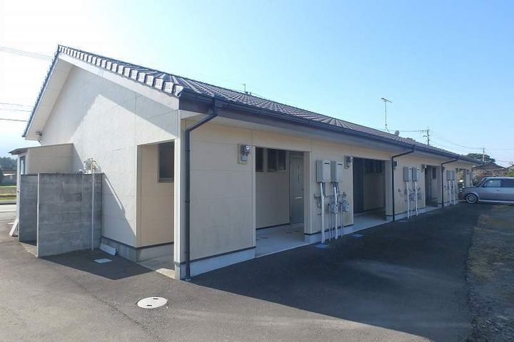 宮崎県えびの市大字上江の賃貸アパートの外観