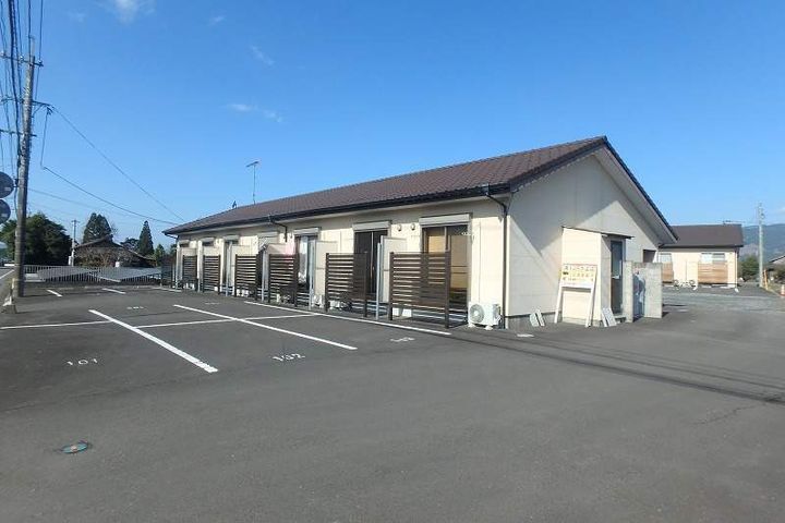 宮崎県えびの市大字上江の賃貸アパートの外観