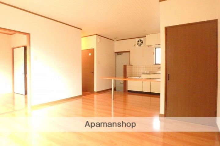 第3平之上コーポ203の居間