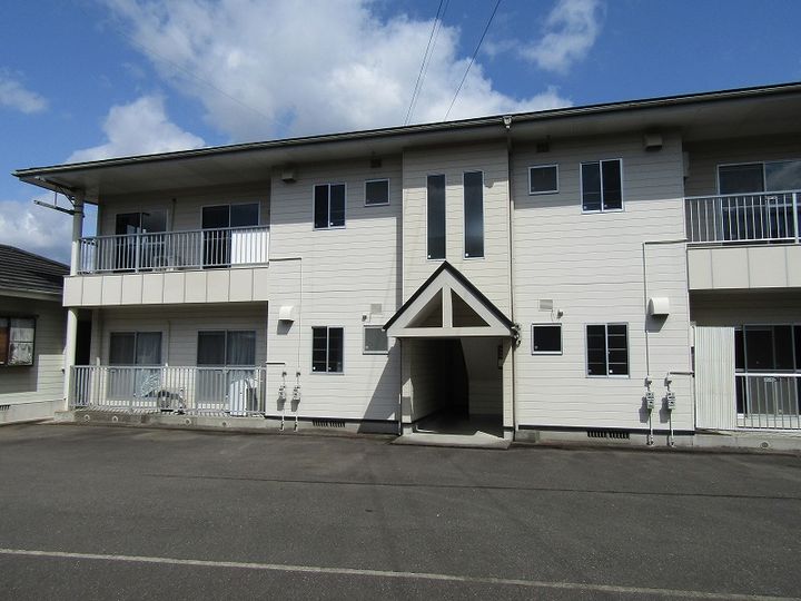 宮崎県小林市細野の賃貸アパートの外観