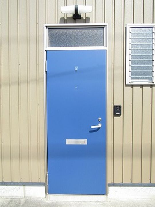 宮崎県えびの市大字島内の賃貸アパートの玄関