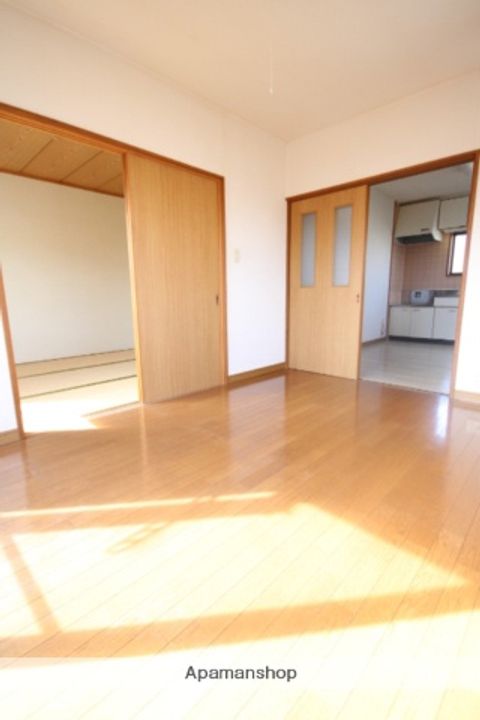 メゾンKMの居間