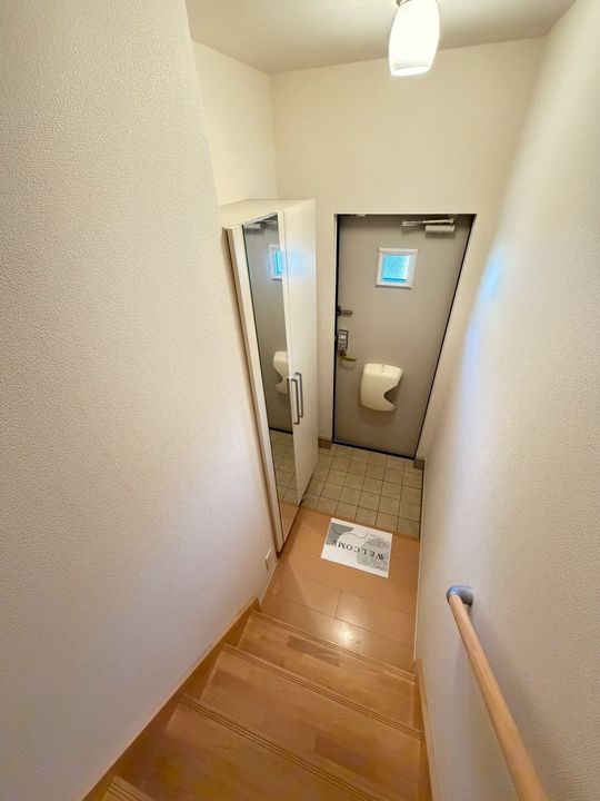 ポンポン・アジュールの玄関