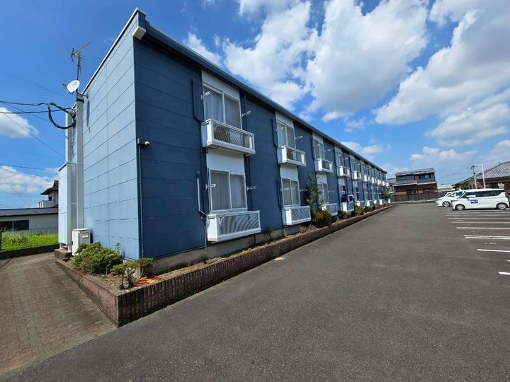 レオパレス一ツ葉201の外観