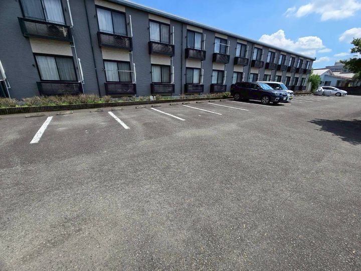 レオパレス一ツ葉201の外観