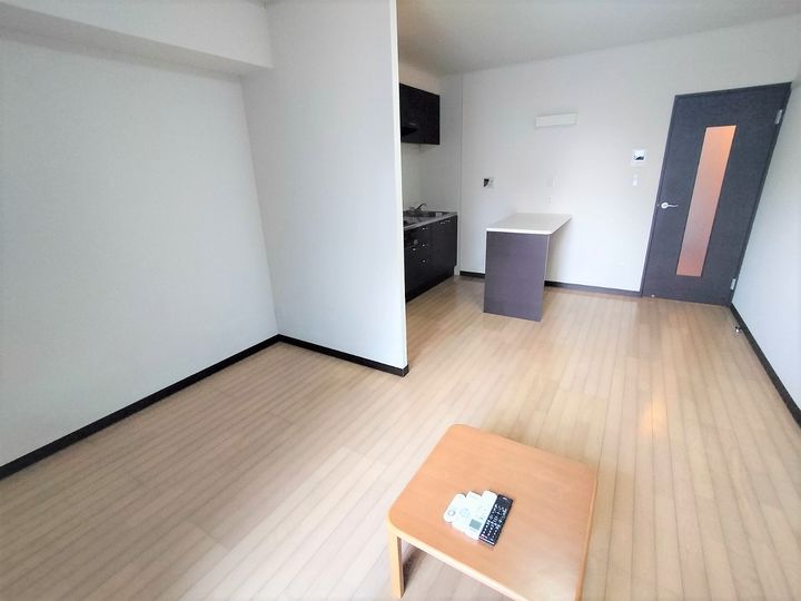 レオネクスト都原107の居間