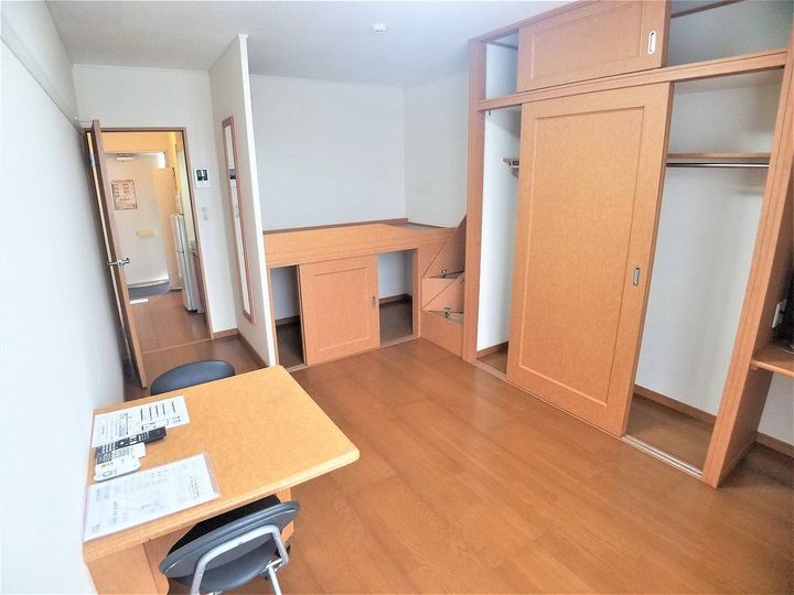 レオパレス笹原101の居間