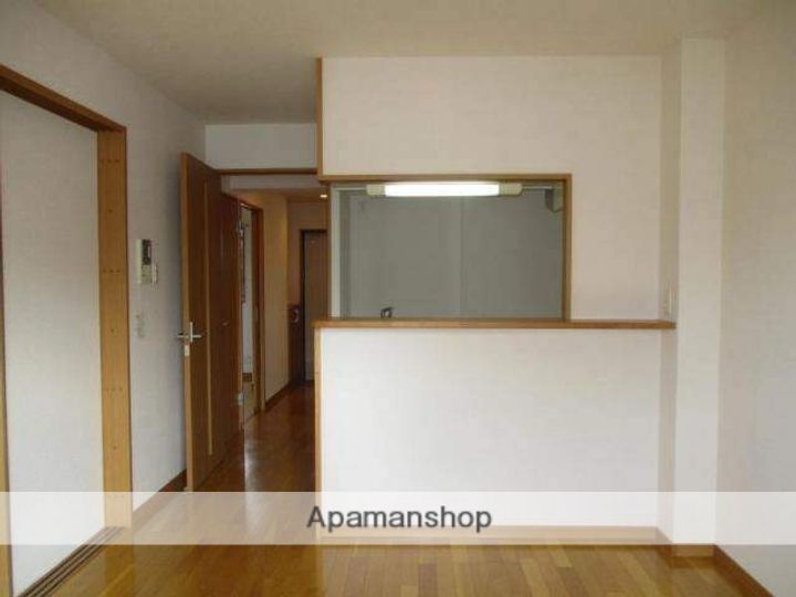 サープラス301の居間