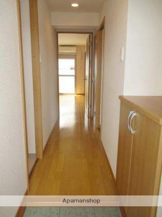 サープラス301の玄関