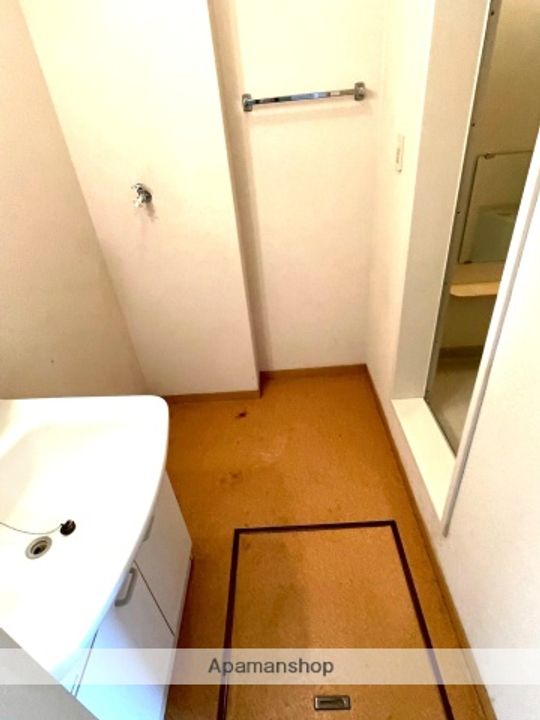 フローラ神宮106の内装