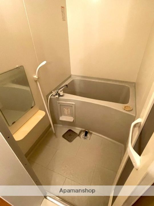 フローラ神宮106の風呂