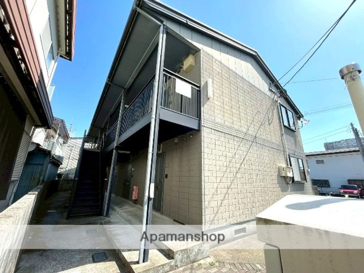 フローラ神宮106の外観