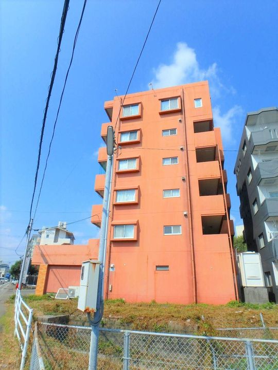 しおんビルの外観