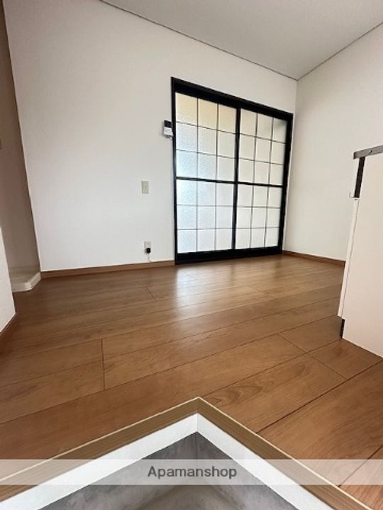 片岡コーポ201の玄関