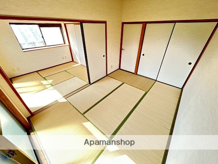 サースマンション101の内装