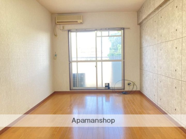 ダウンタウン益吉207の居間