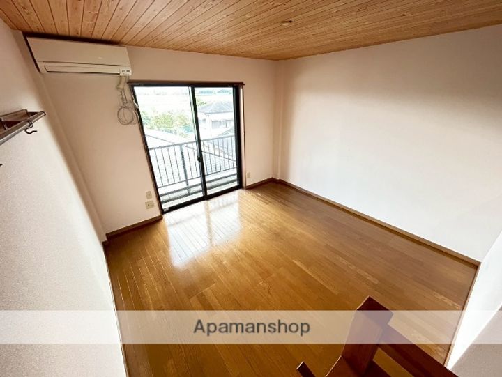 ラパン吉尾303の居間