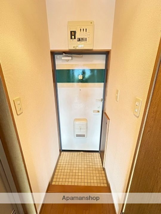 ラパン吉尾303の玄関