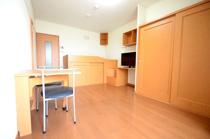 レオパレスMOONⅡ202の居間