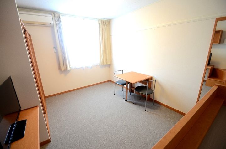 レオパレスMOONⅡ202の居間