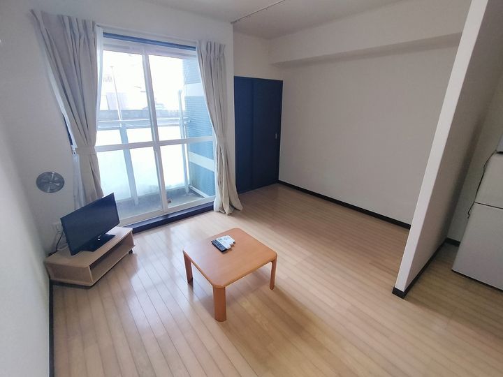 レオネクスト都原102の居間