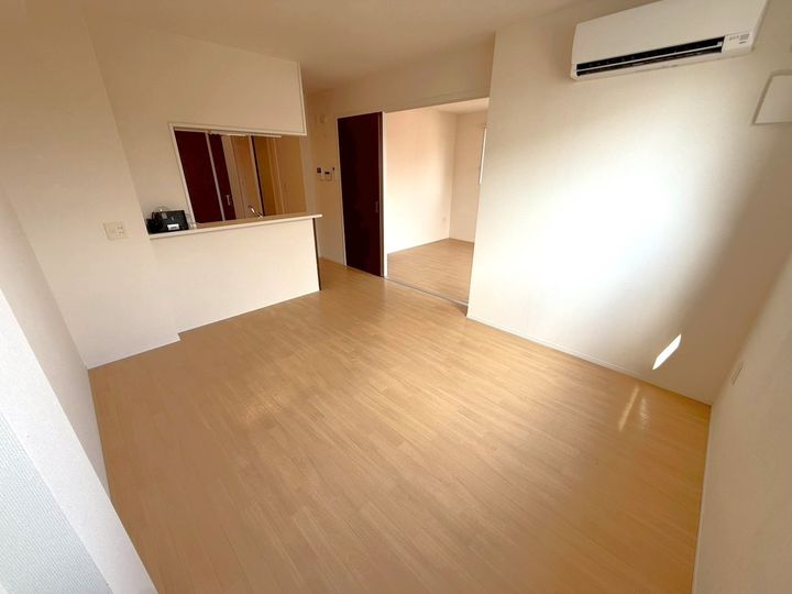 グランバージュ早水00201の居間