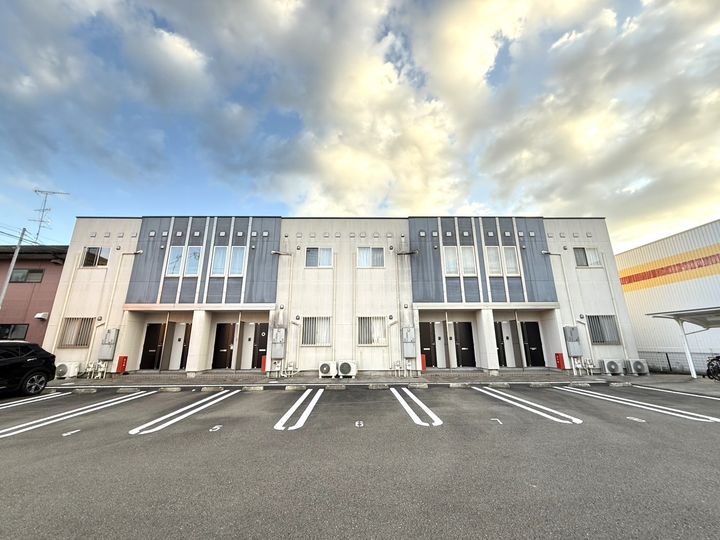 グランバージュ早水00201の外観