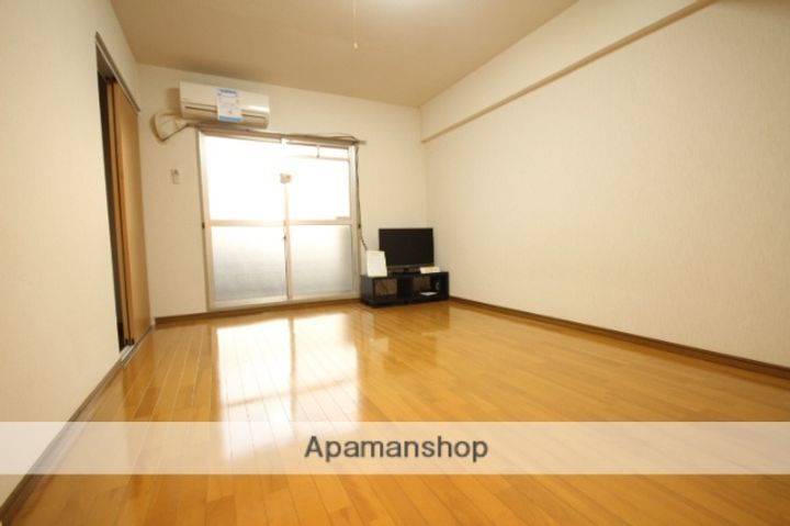 イーストウッドマンション607の居間