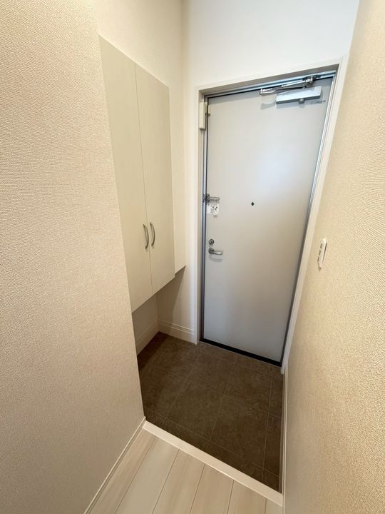 セジュールエクラ A棟の玄関