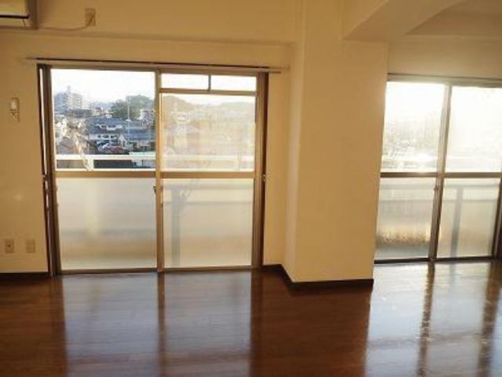 コスモ恒久411の内装