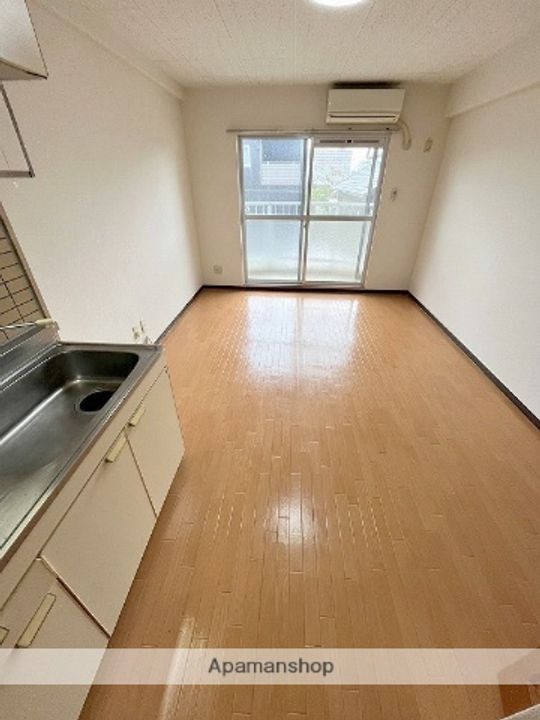 マンションニシヒロ203の居間