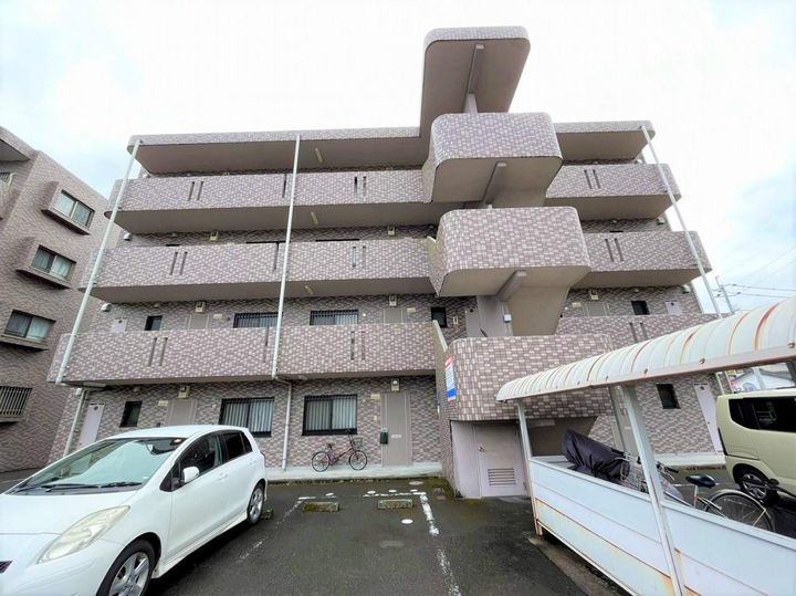 ユーミー由地の外観