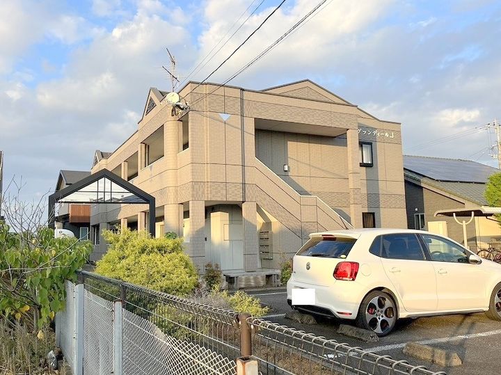 グランディール.J103の外観