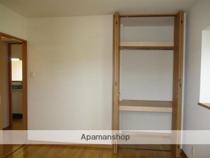 サープラスの内装