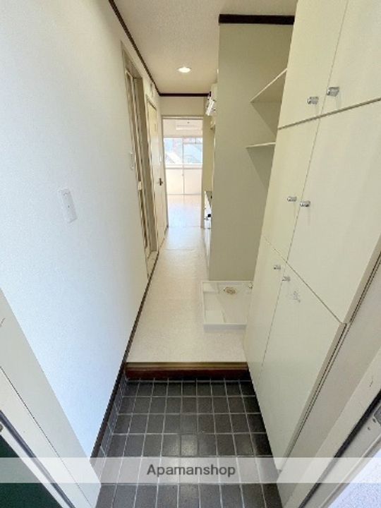 プチメゾン末広307の玄関
