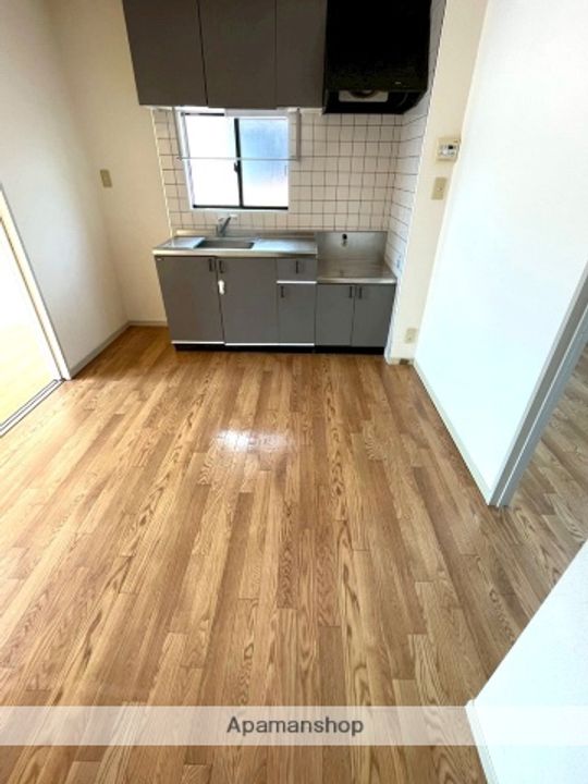 シャトル木花台H101の居間