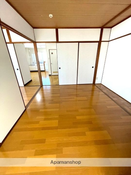 真和ビル302の内装