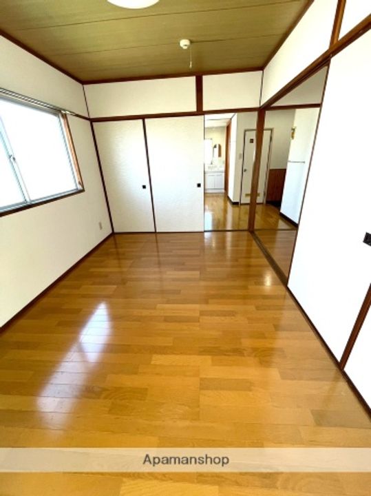 真和ビル302の内装